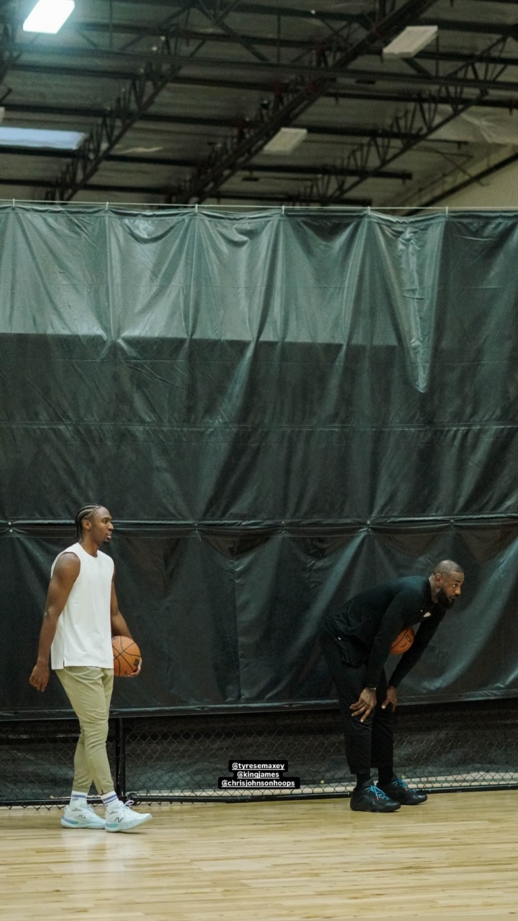 马克西谈和詹姆斯训练:他在第23个赛季仍然全情投入 这令人惊叹