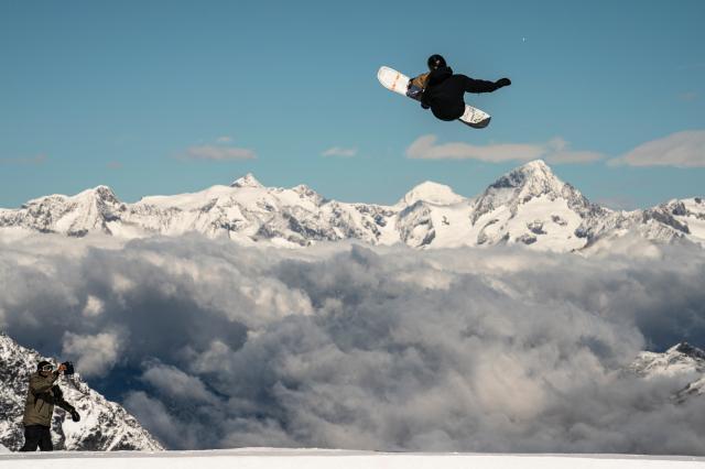 华体会入口-苏翊鸣黑马成色愈浓 单板滑雪内转1980全球第一人